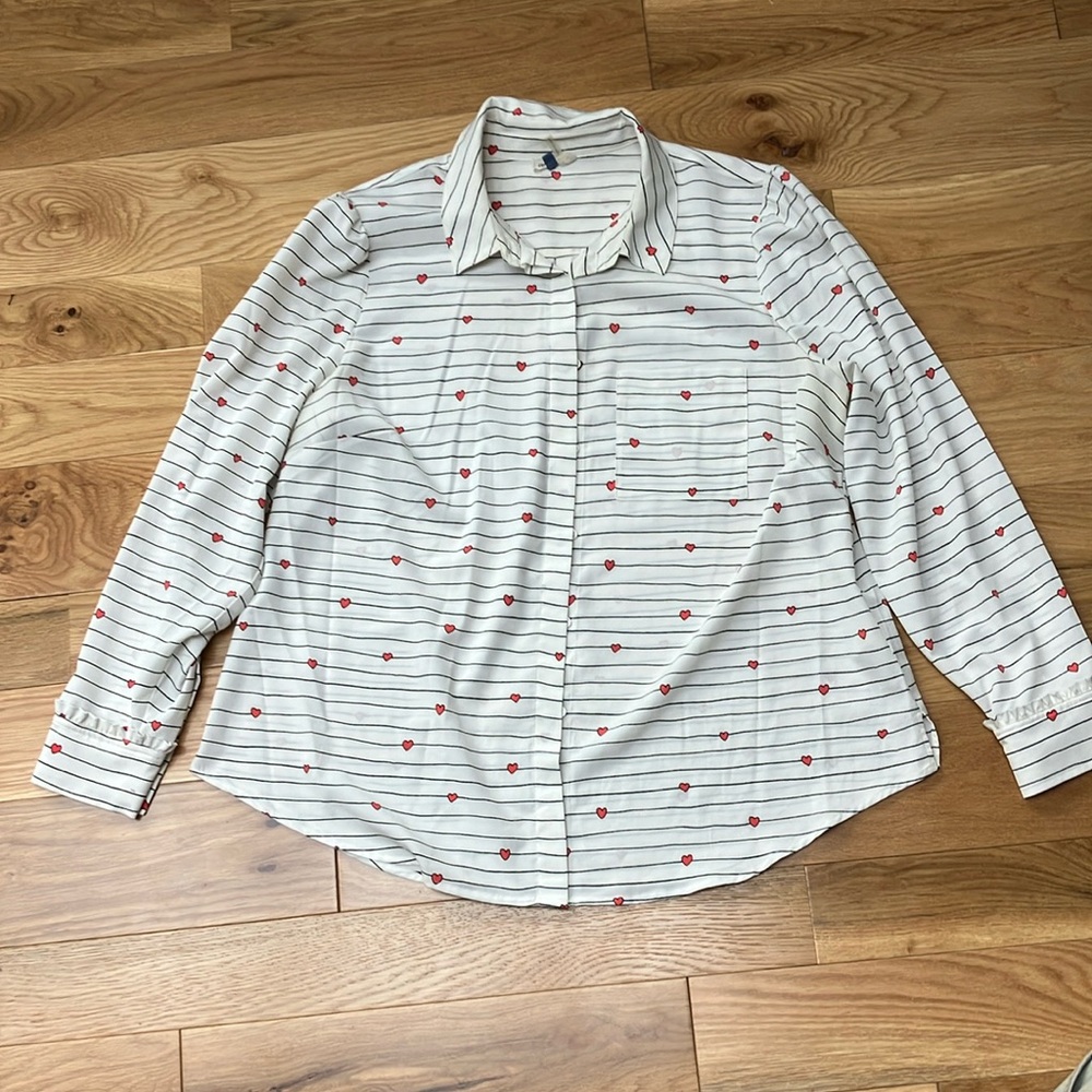 COURT & ROWE White Striped Button-Down Shirt with Red Hearts and stripes 1X